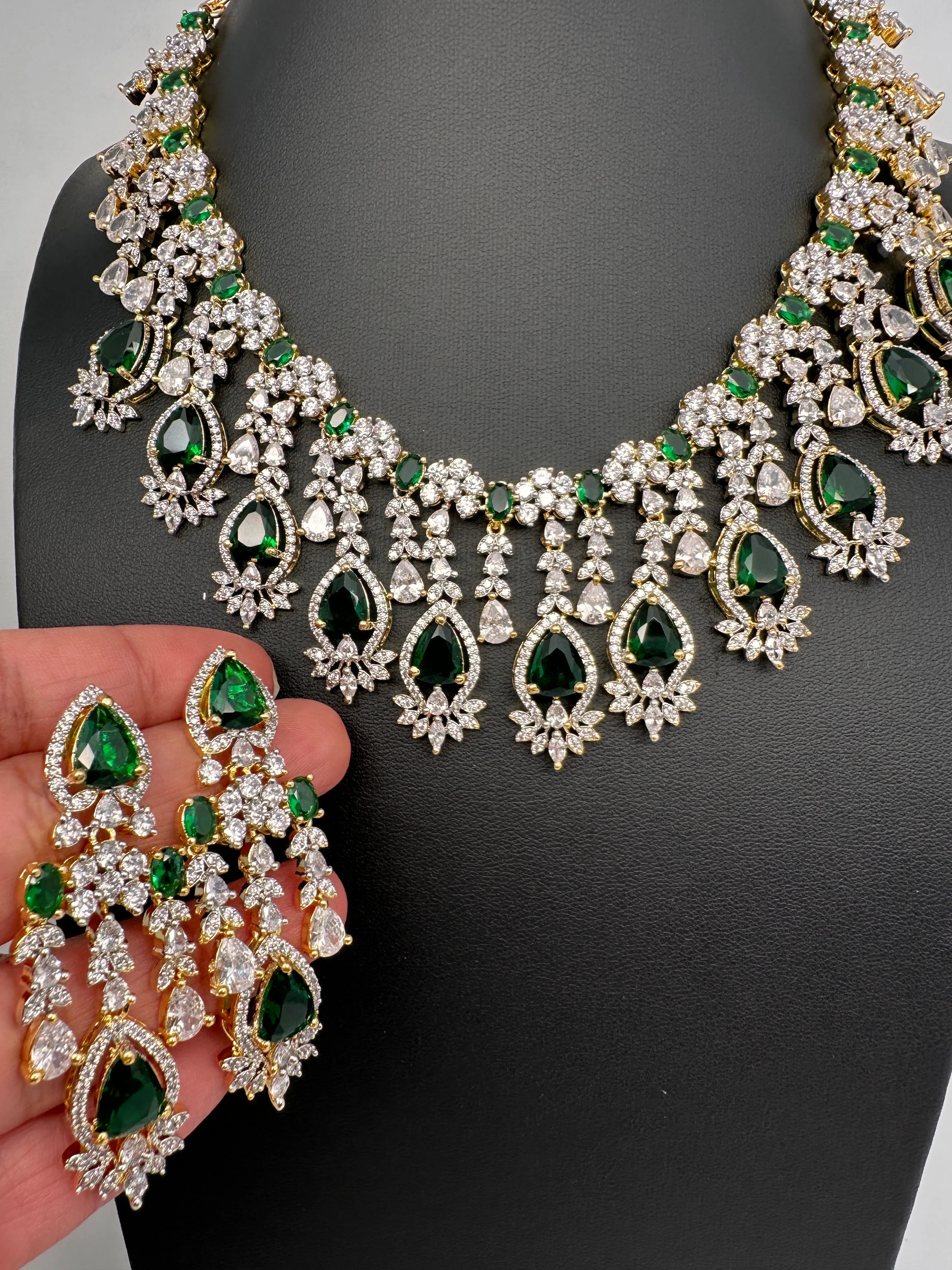 AD Green Neckline Necklace