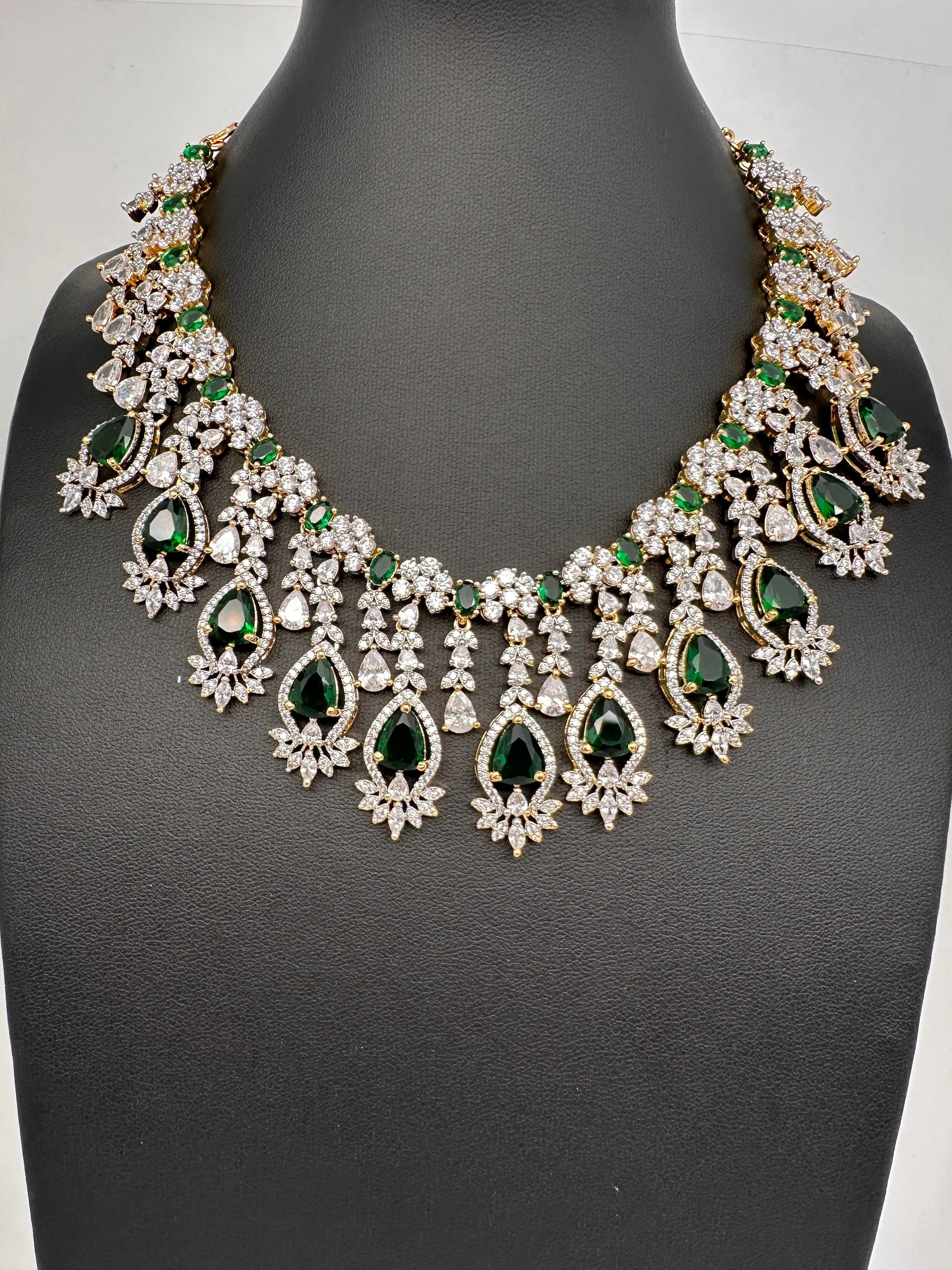 AD Green Neckline Necklace