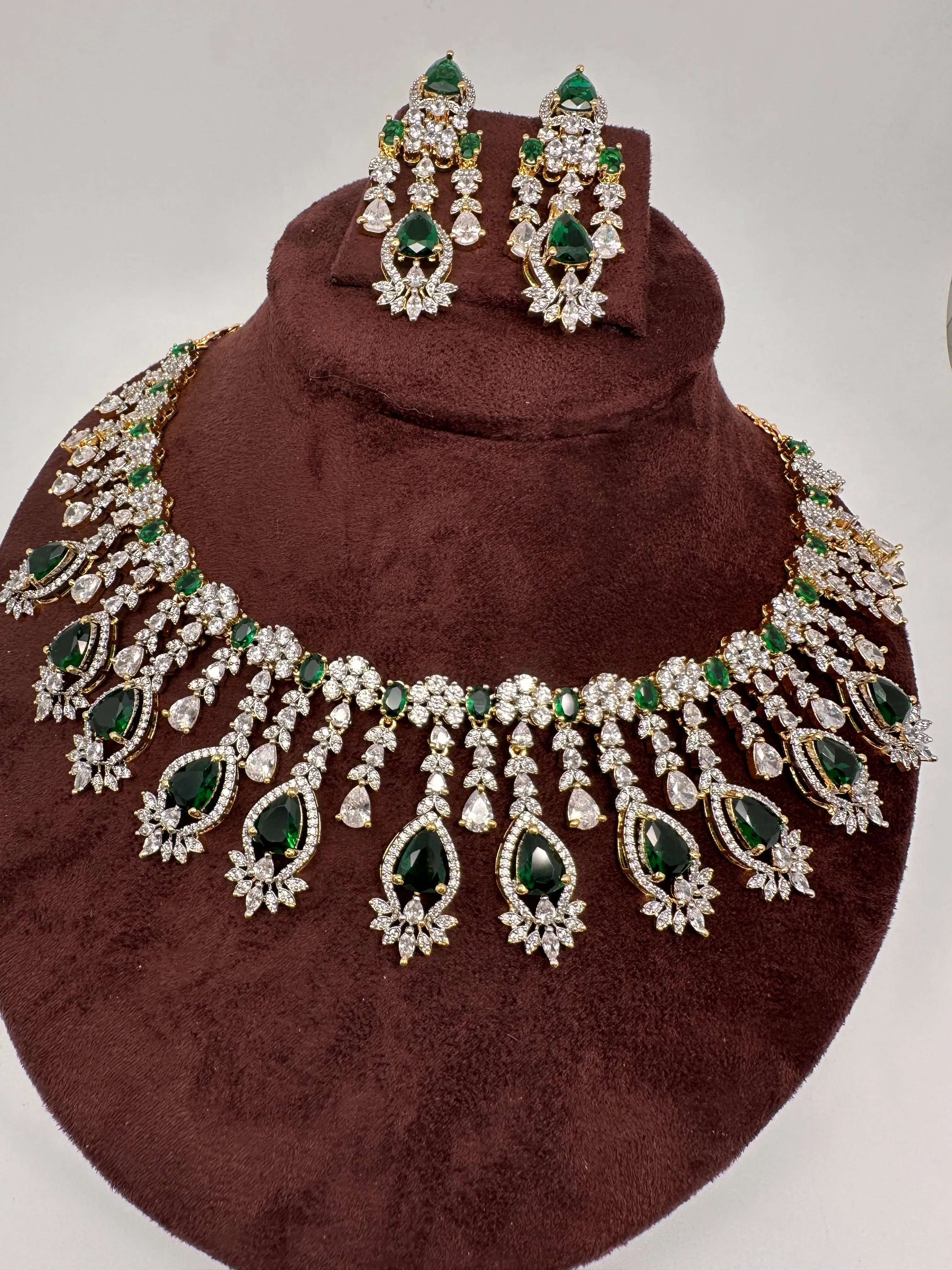 AD Green Neckline Necklace