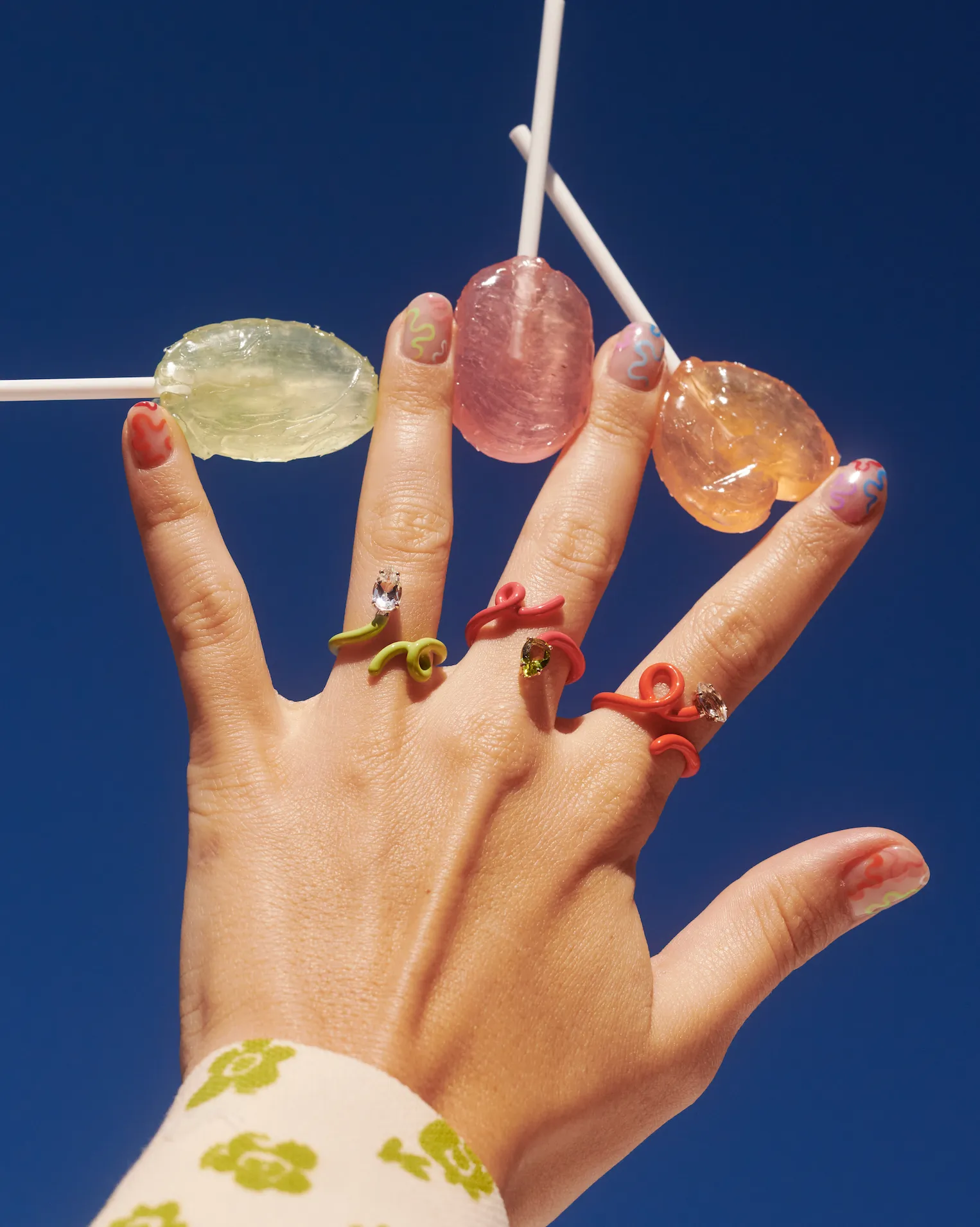 BABY VINE RING ~ IN HOT PINK