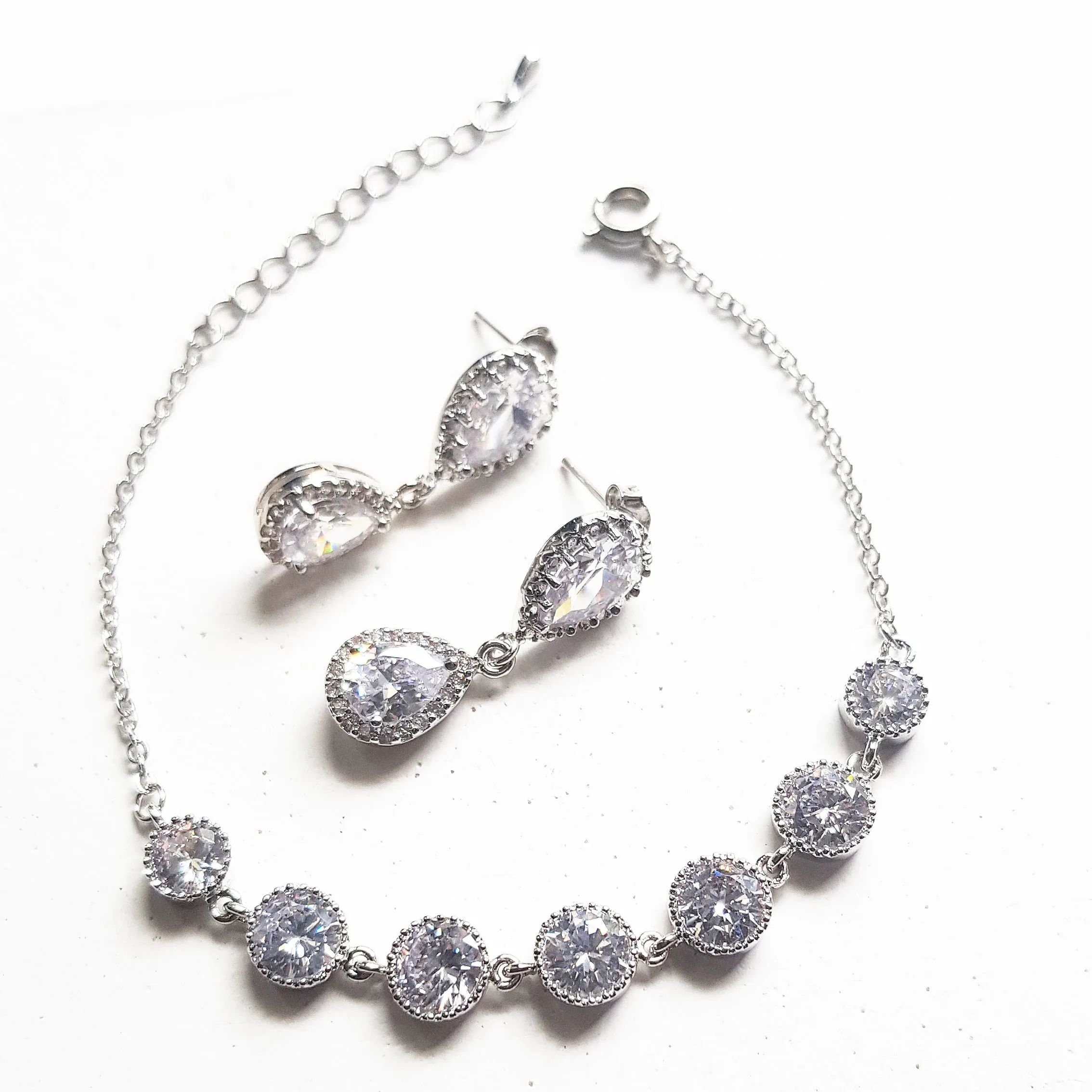 Bridal bracelet and earring set