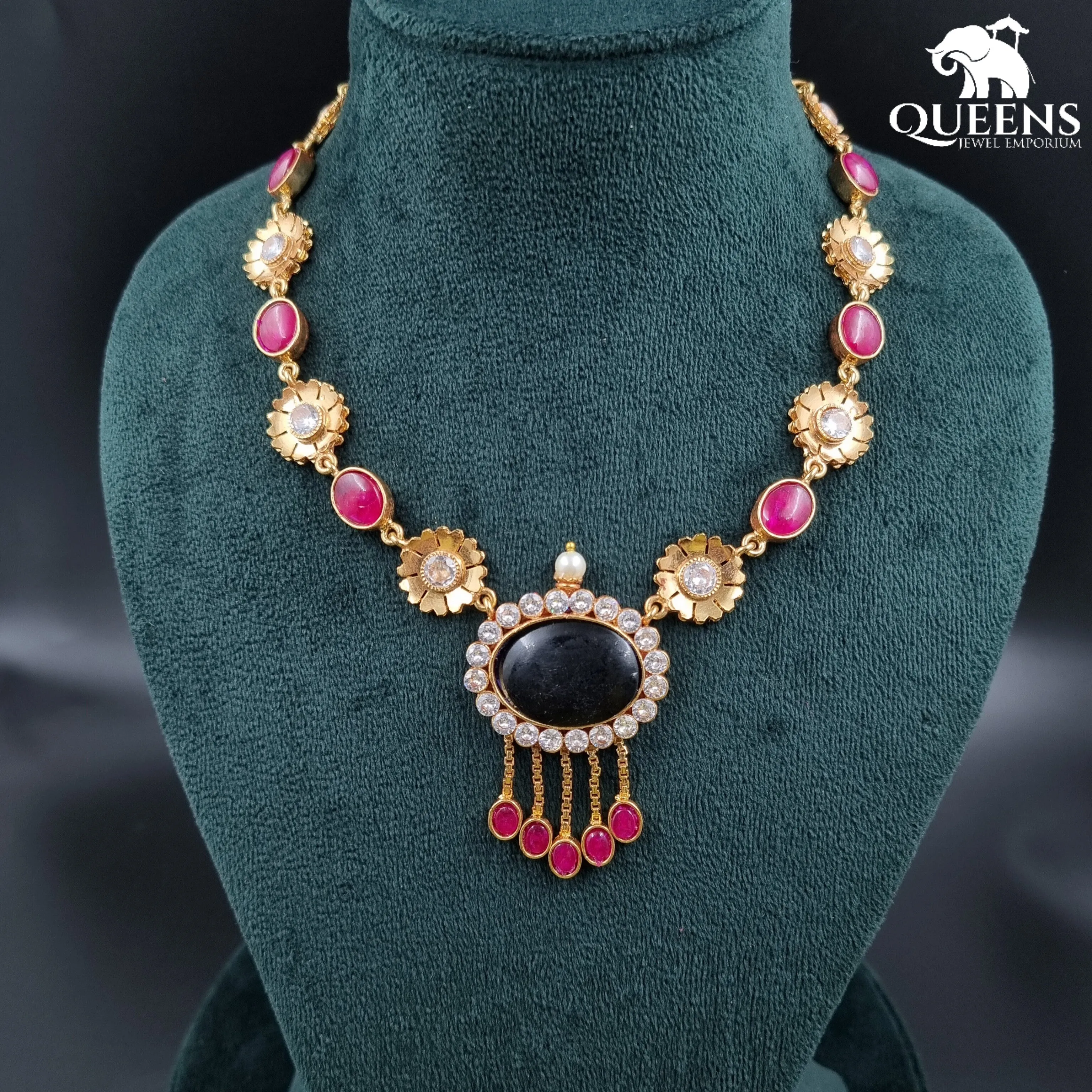 DHIKSHA KEMP NECKLACE