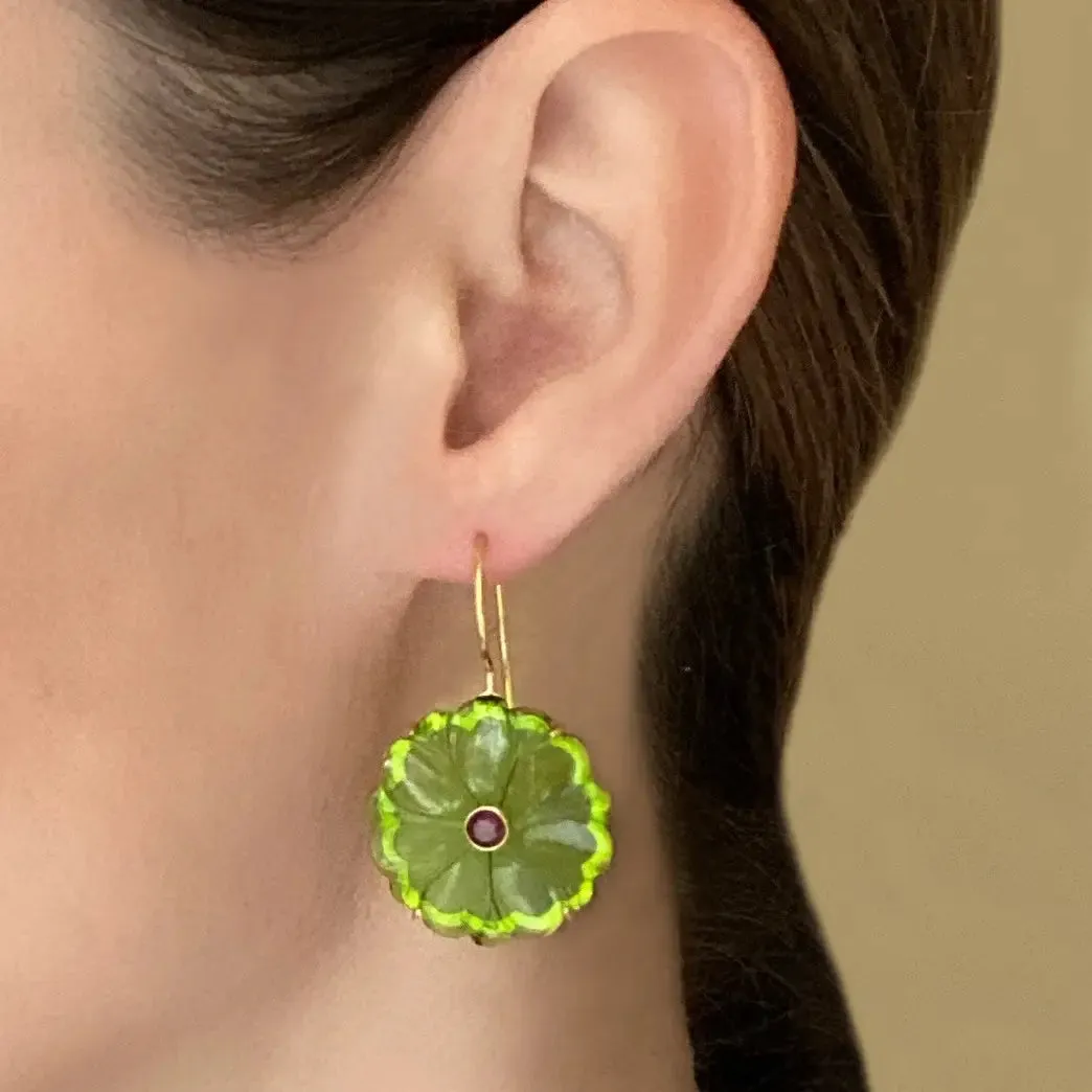 Hand-carved&nbsp;clover green&nbsp;quartz  earrings