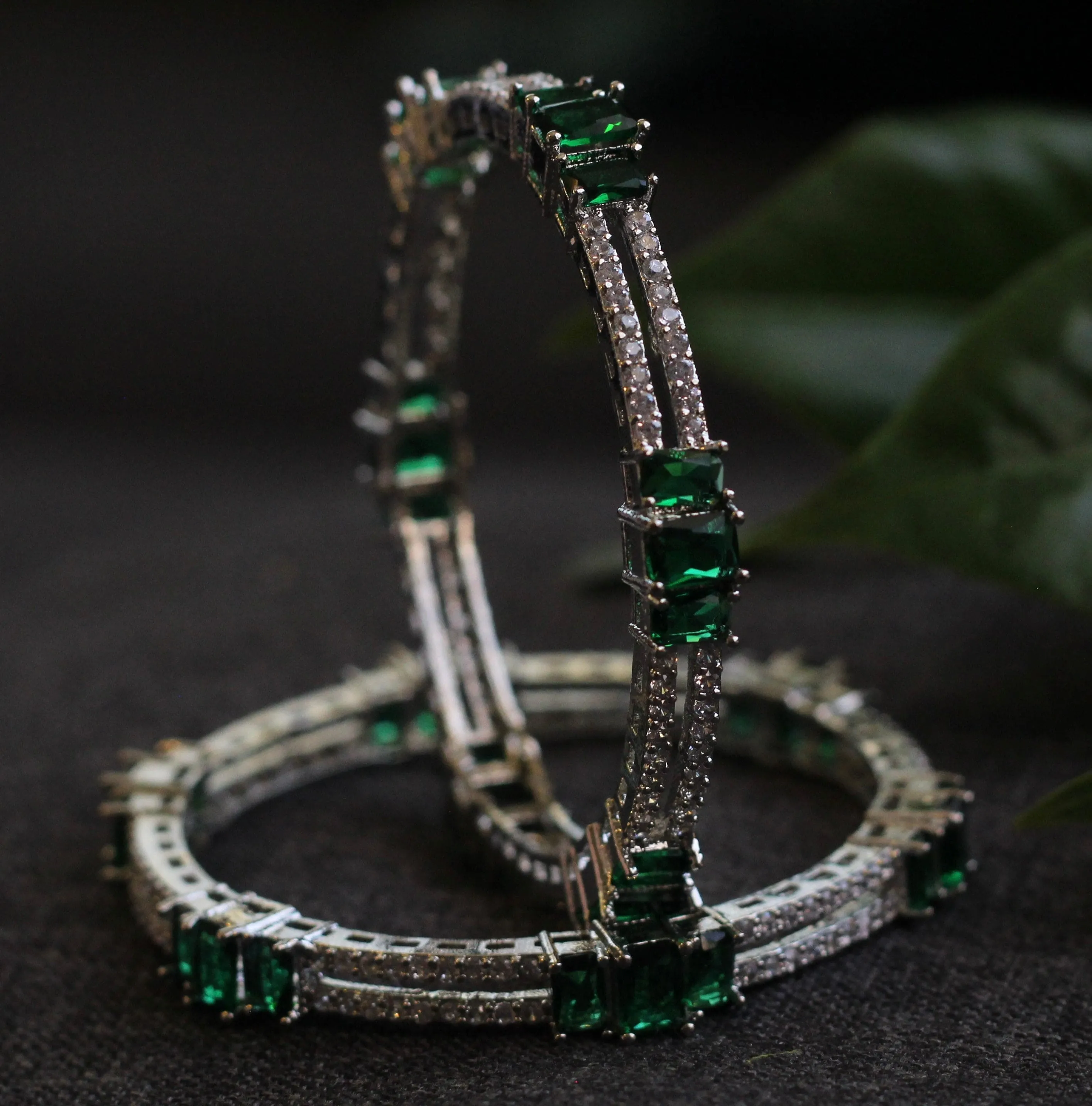 LUSH GREEN BANGLES JEWELRY