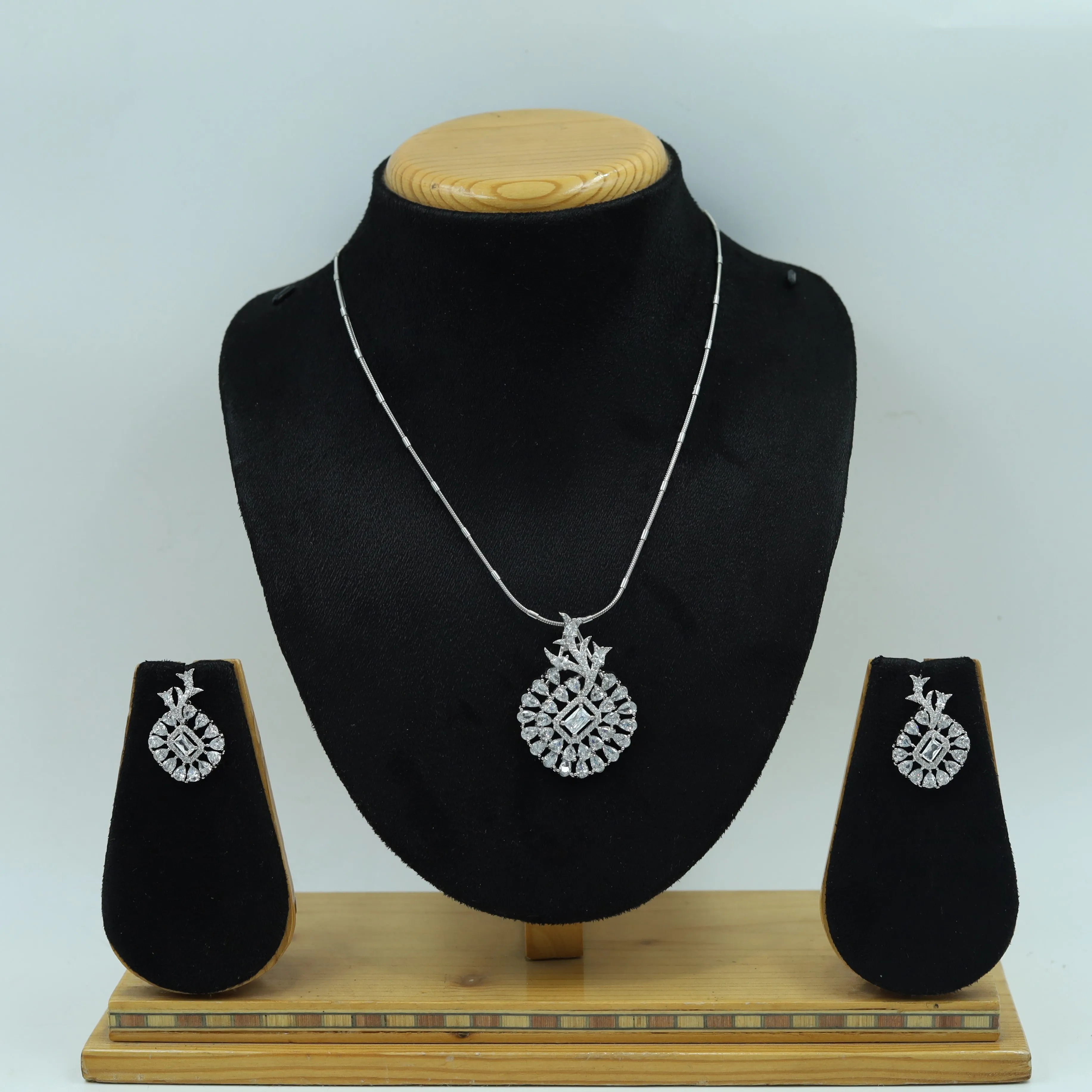 Medium Zircon/AD Pendant Set 16242-69