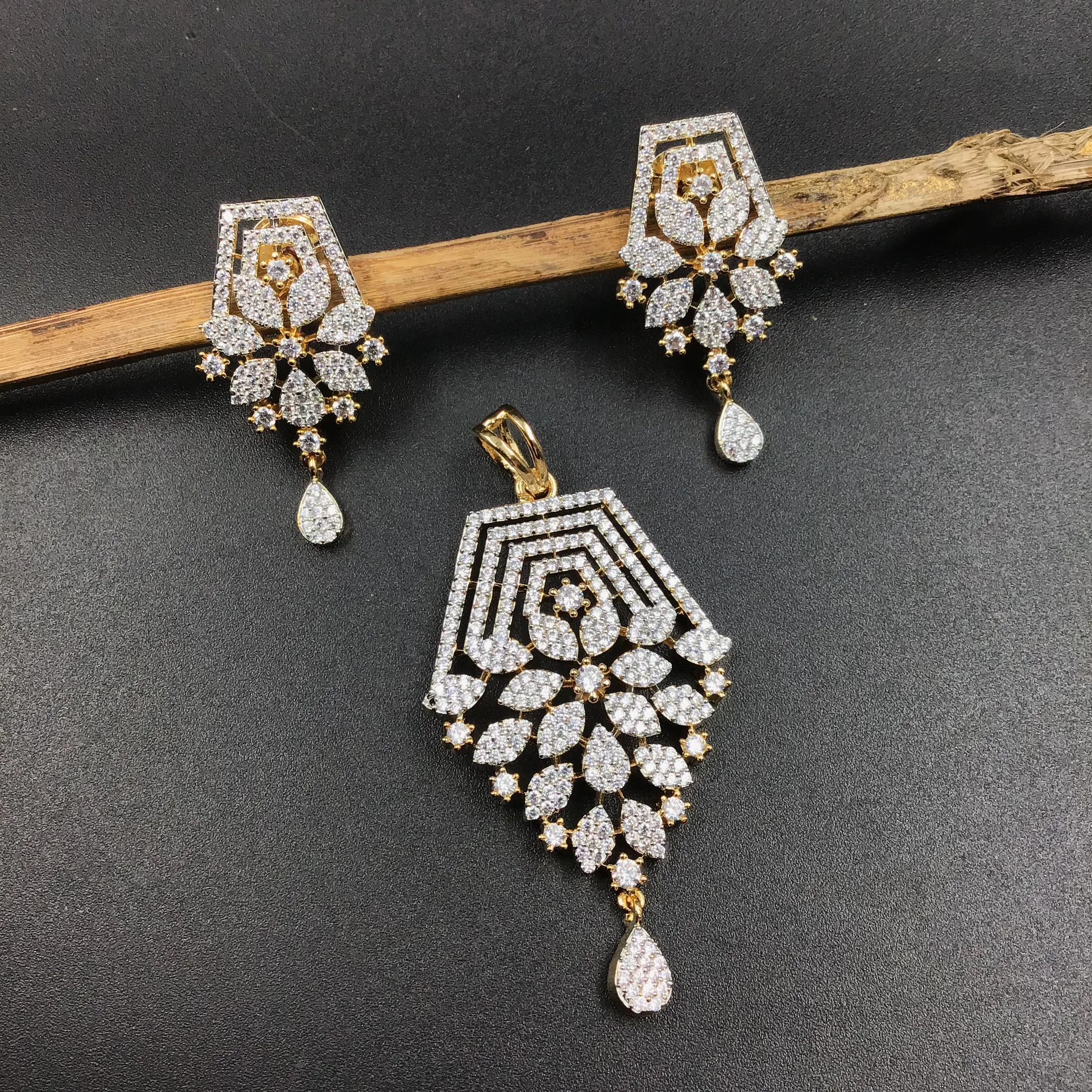 Medium Zircon/AD Pendant Set 6177-08