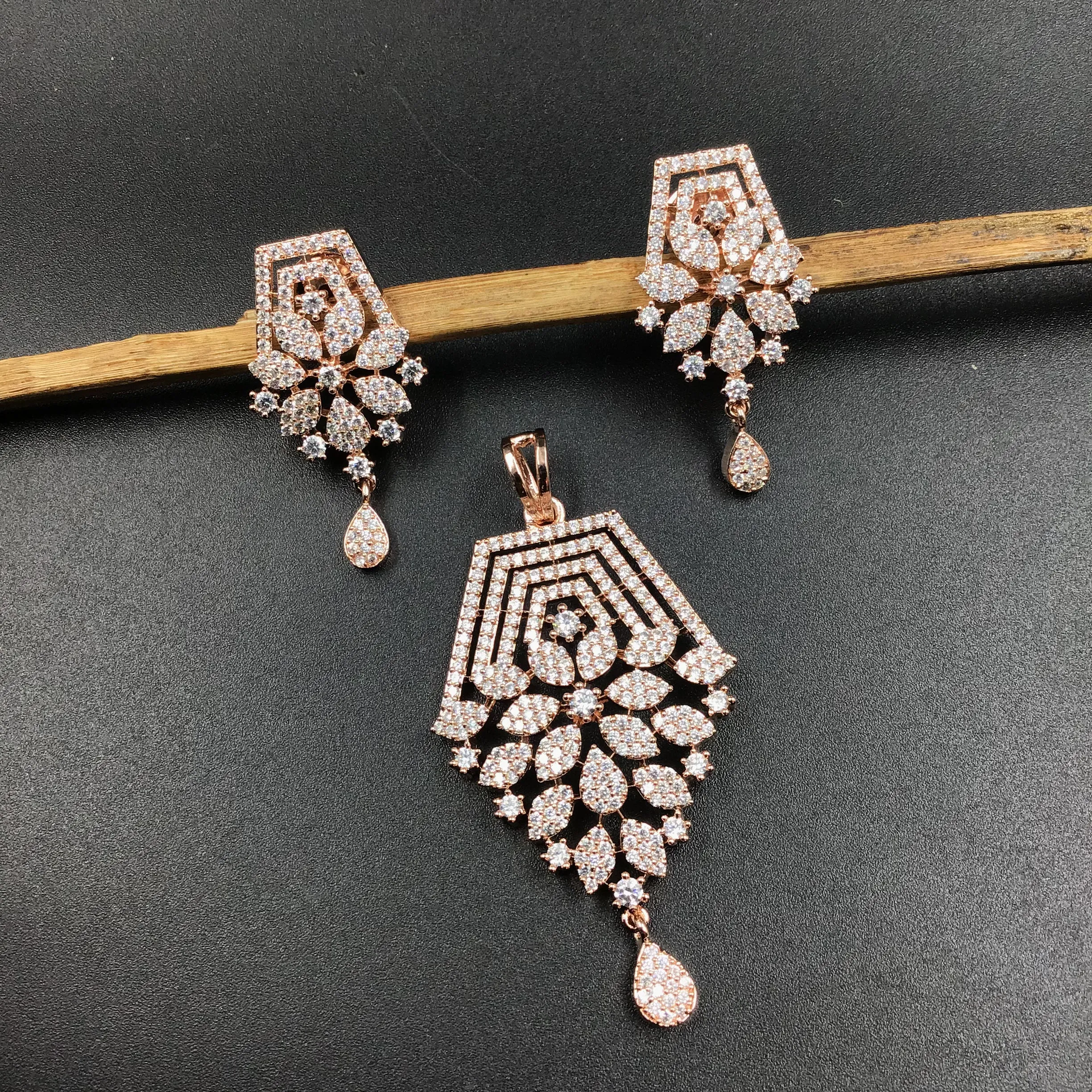 Medium Zircon/AD Pendant Set 6177-08