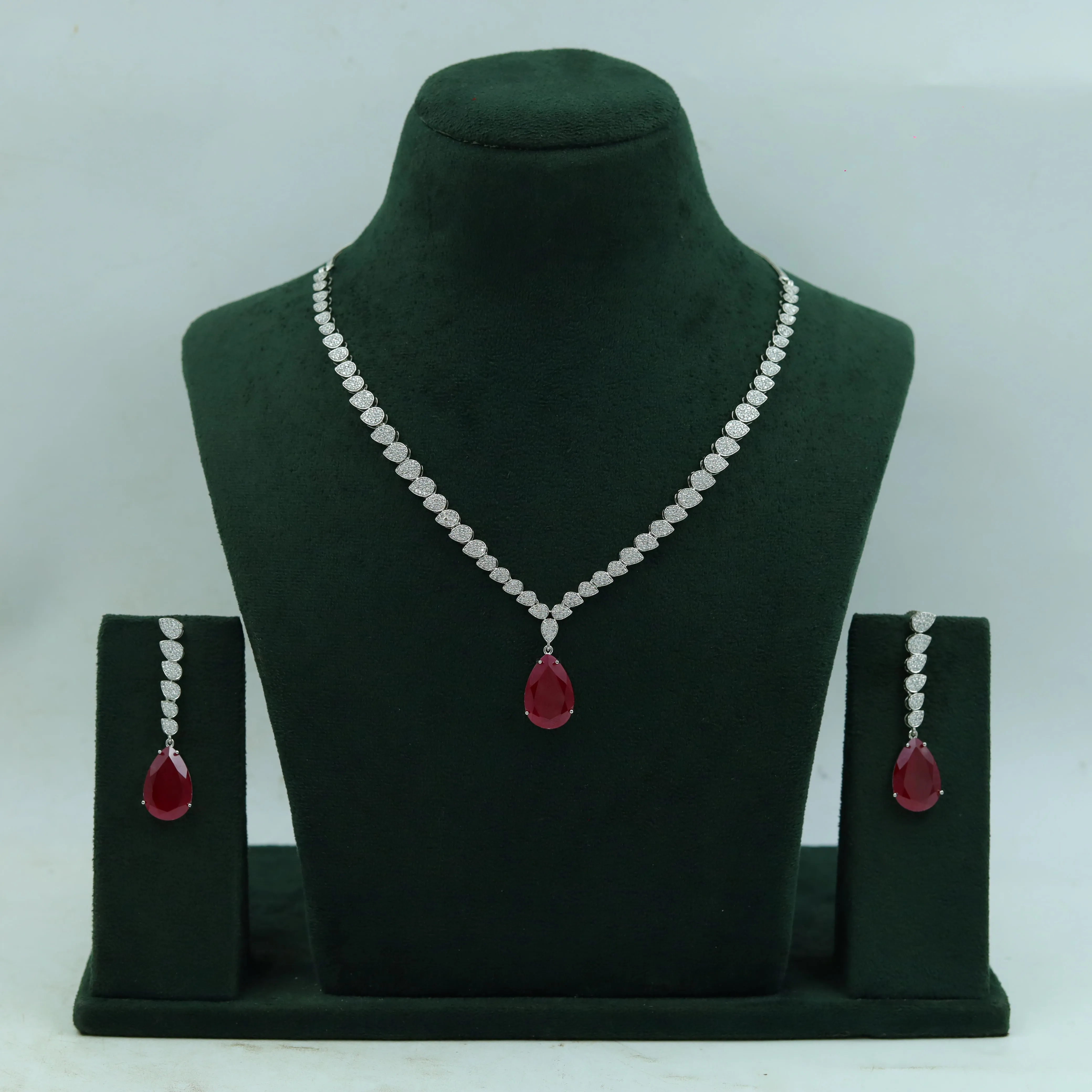 Round Neck Zircon/AD Necklace Set 15842-28