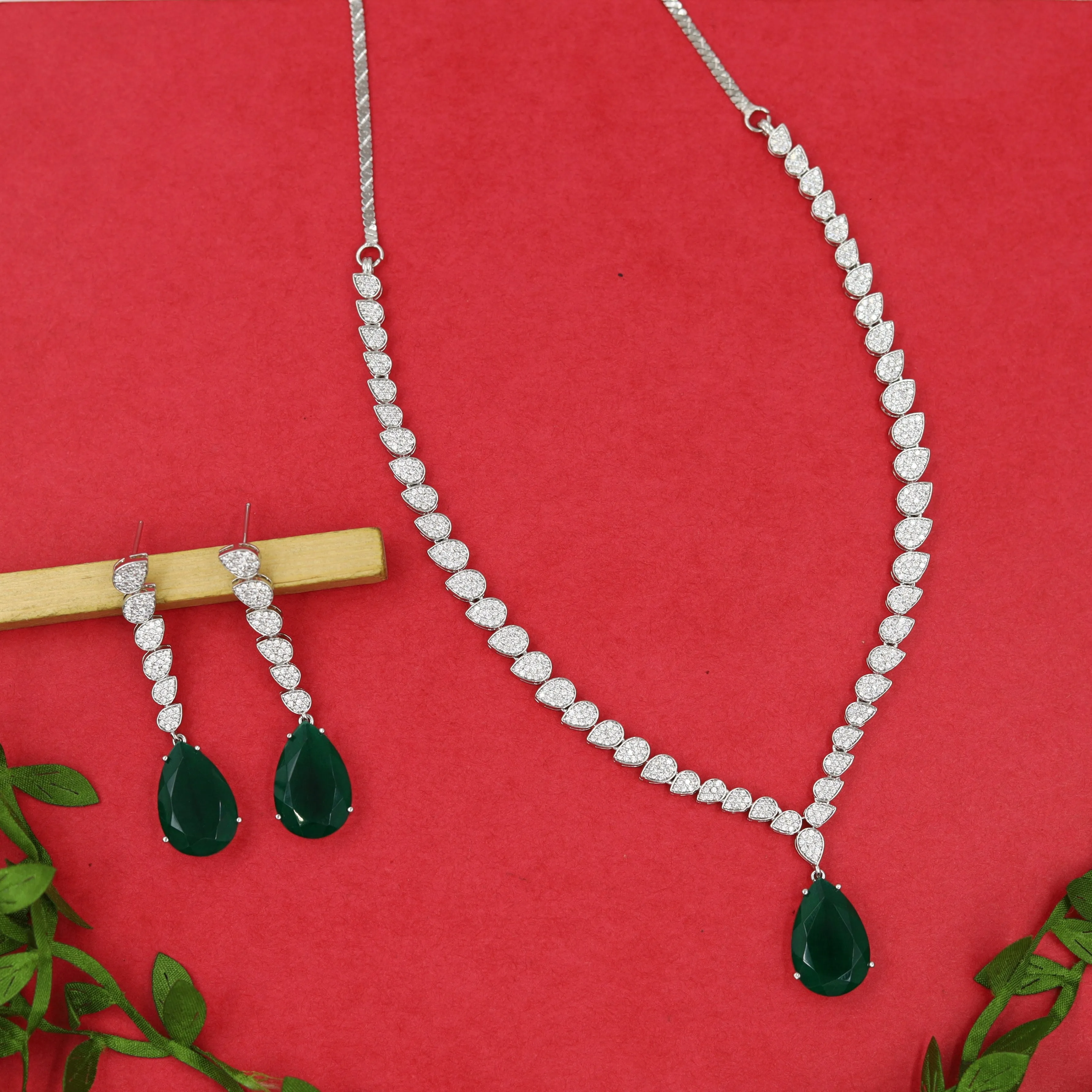 Round Neck Zircon/AD Necklace Set 15842-28